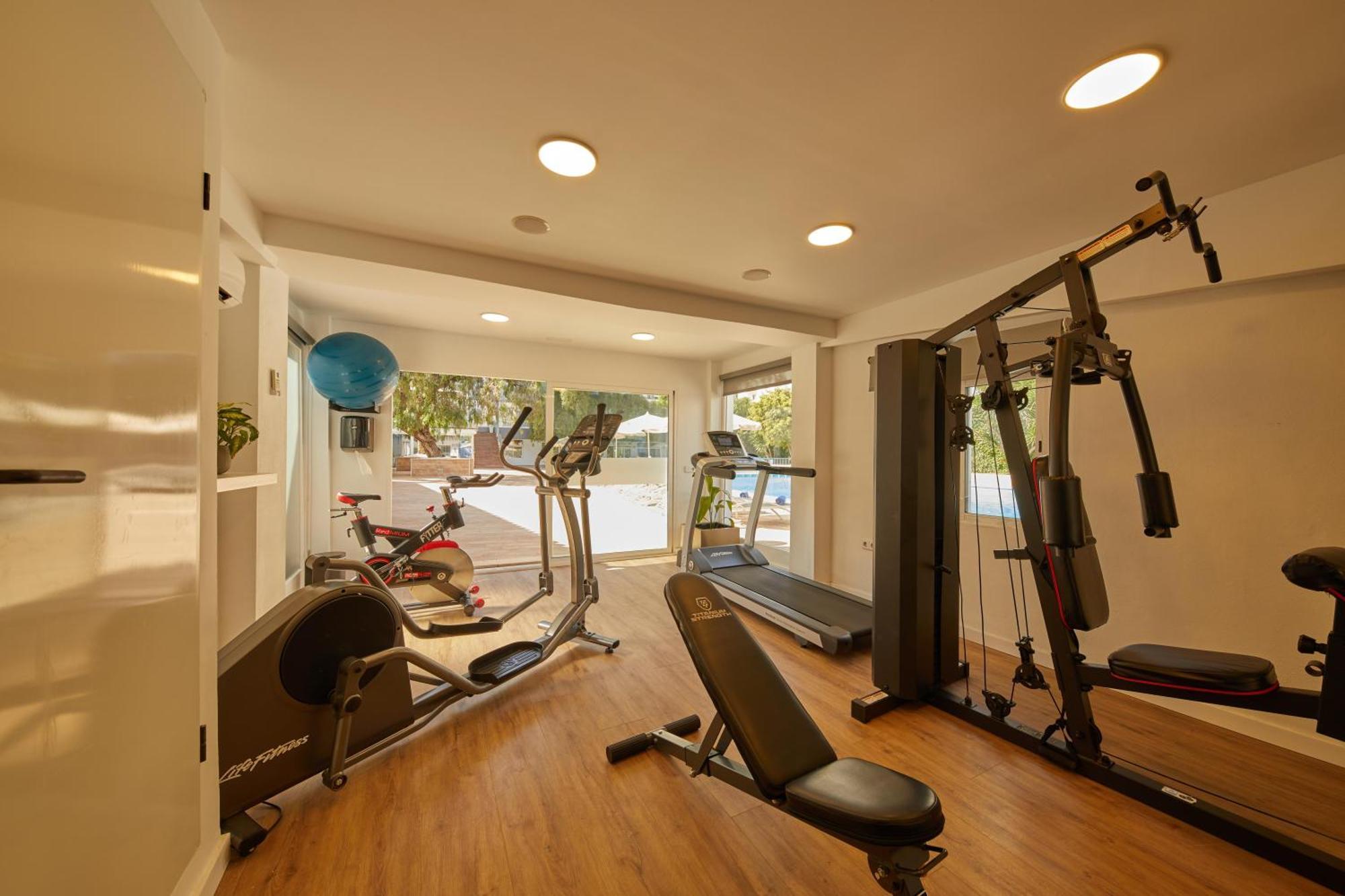 Hotel Joan Miro Museum Palma de Mallorca Bagian luar foto Home gym