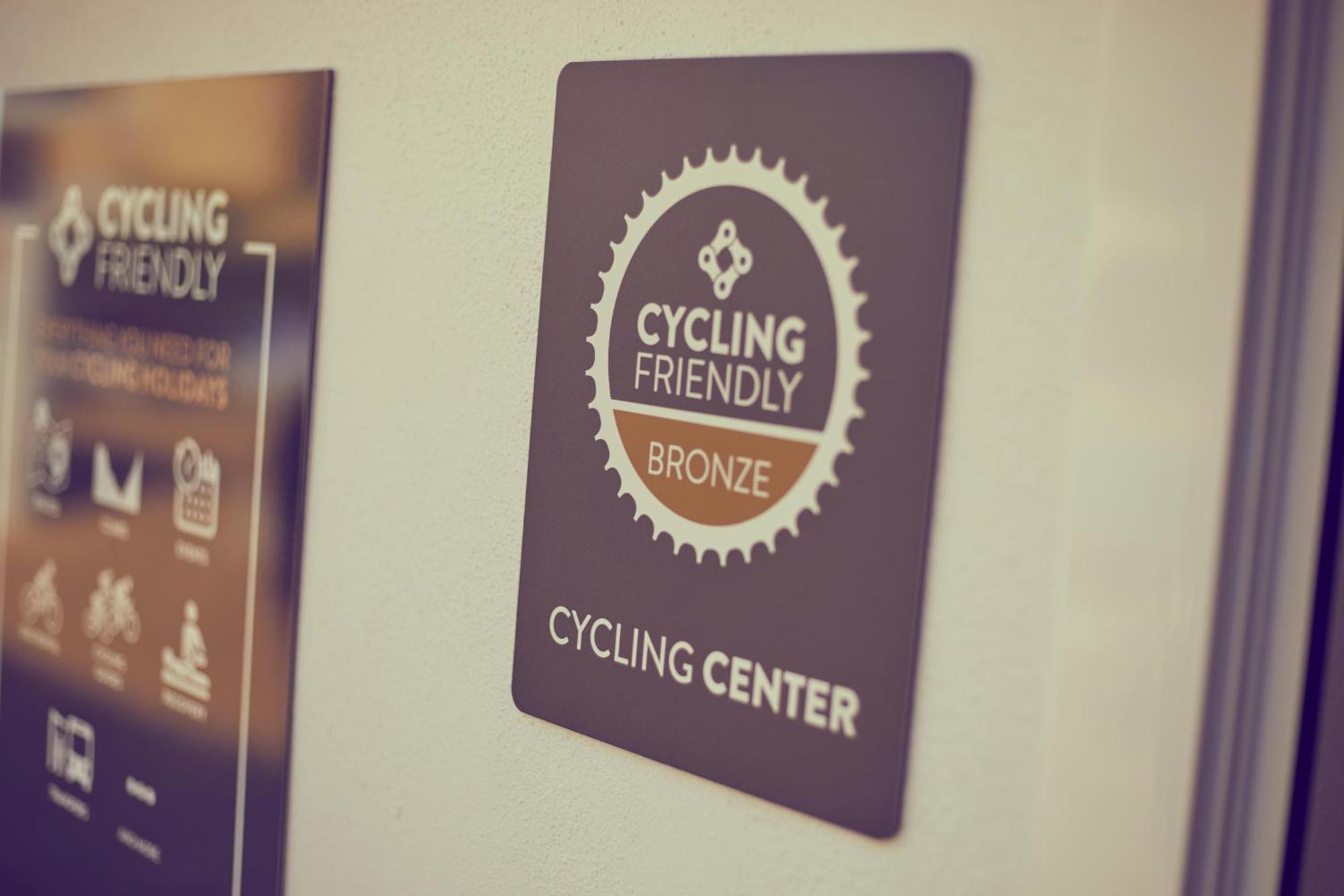 Hotel Joan Miro Museum Palma de Mallorca Bagian luar foto Cycling Friendly Bronze