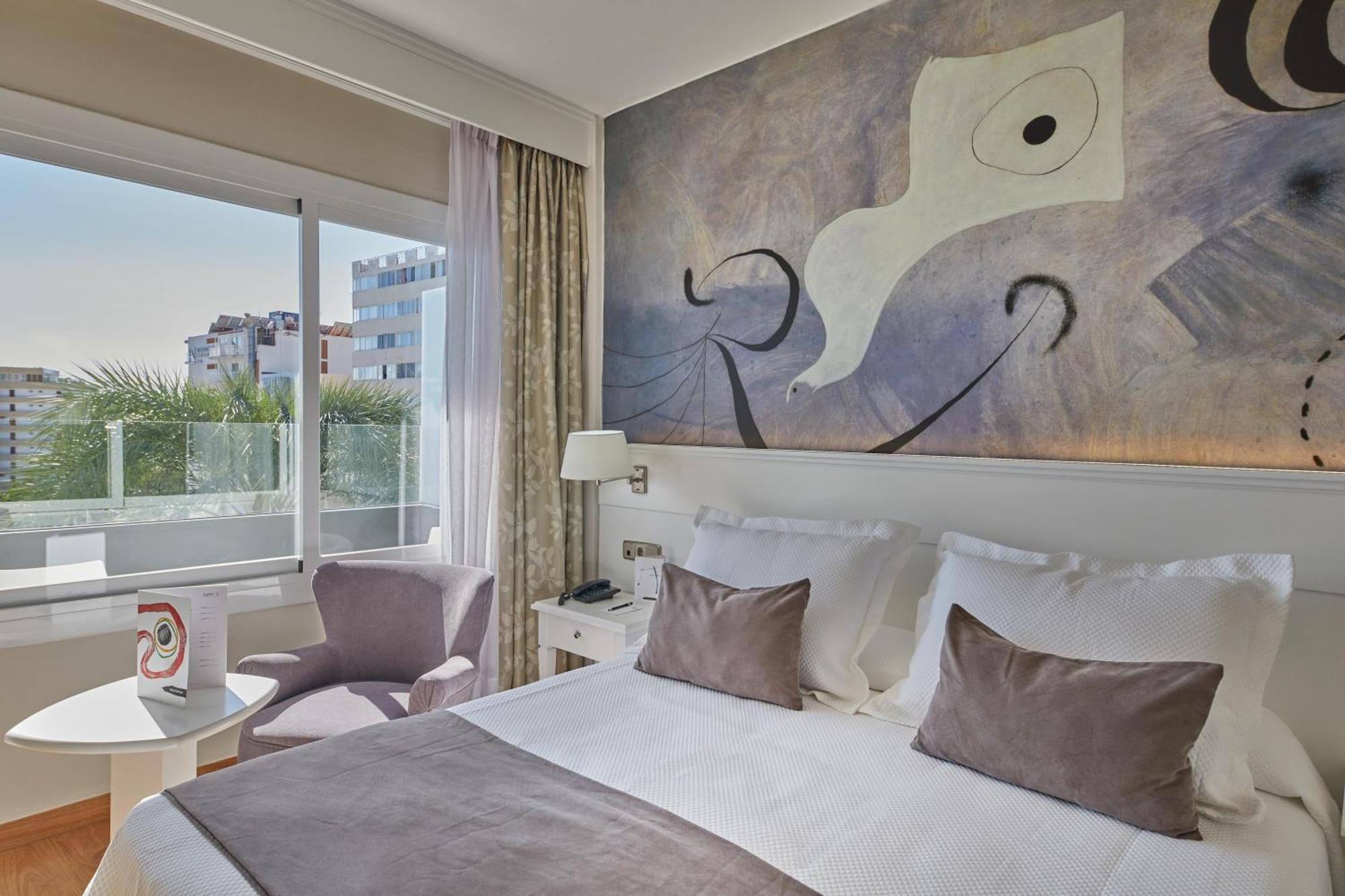Hotel Joan Miro Museum Palma de Mallorca Bagian luar foto A room at the hotel