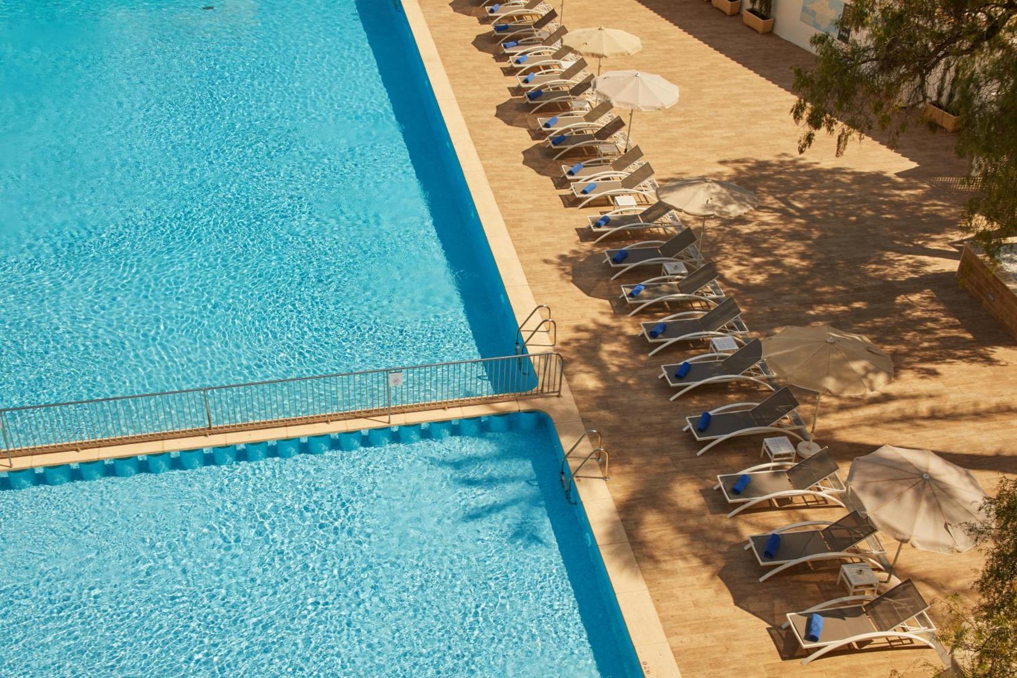 Hotel Joan Miro Museum Palma de Mallorca Bagian luar foto Swimming pool