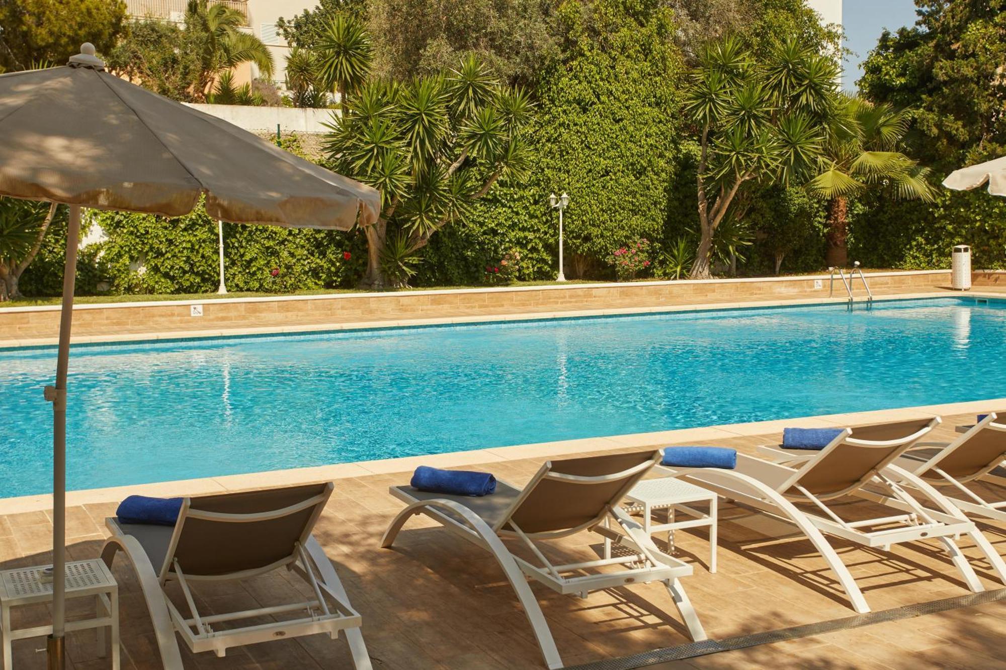 Hotel Joan Miro Museum Palma de Mallorca Bagian luar foto The swimming pool